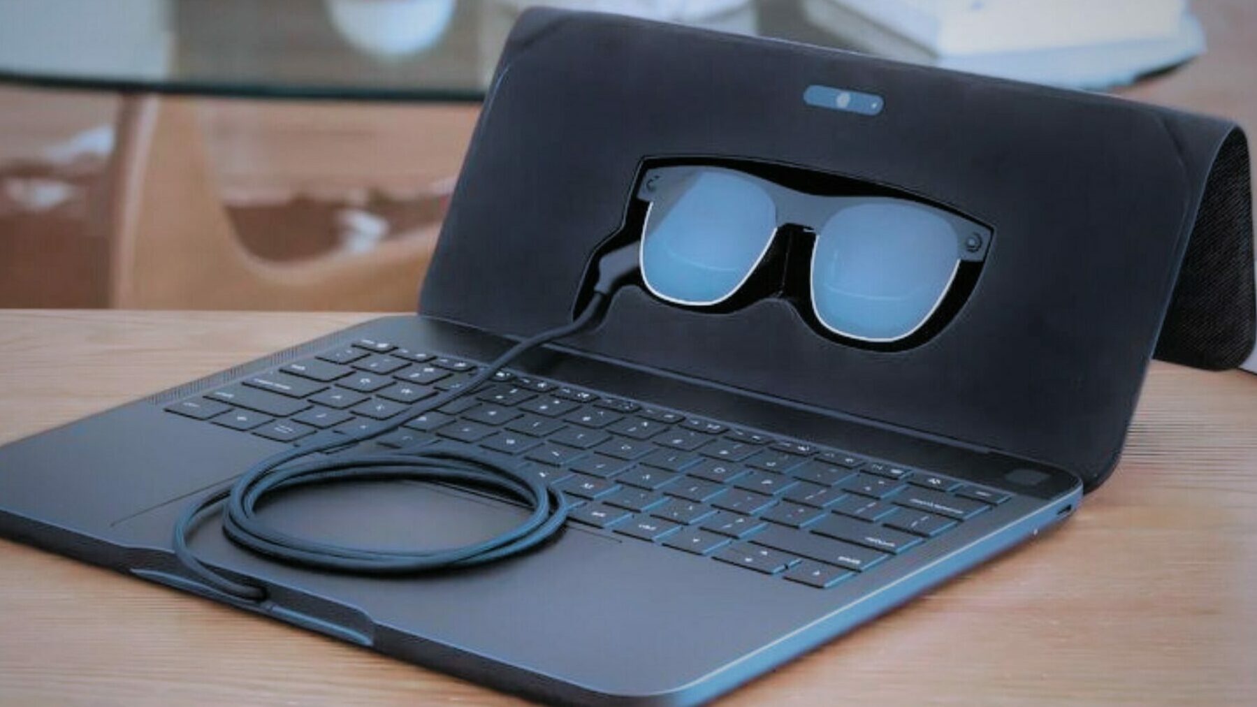 Spacetop-G1-primo-laptop-AR-senza-schermo-Talkoo